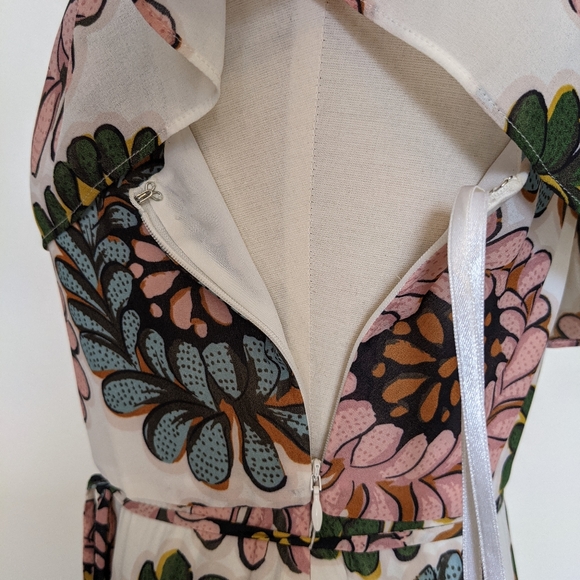 Floral Maxi Dress - Picture 6 of 7